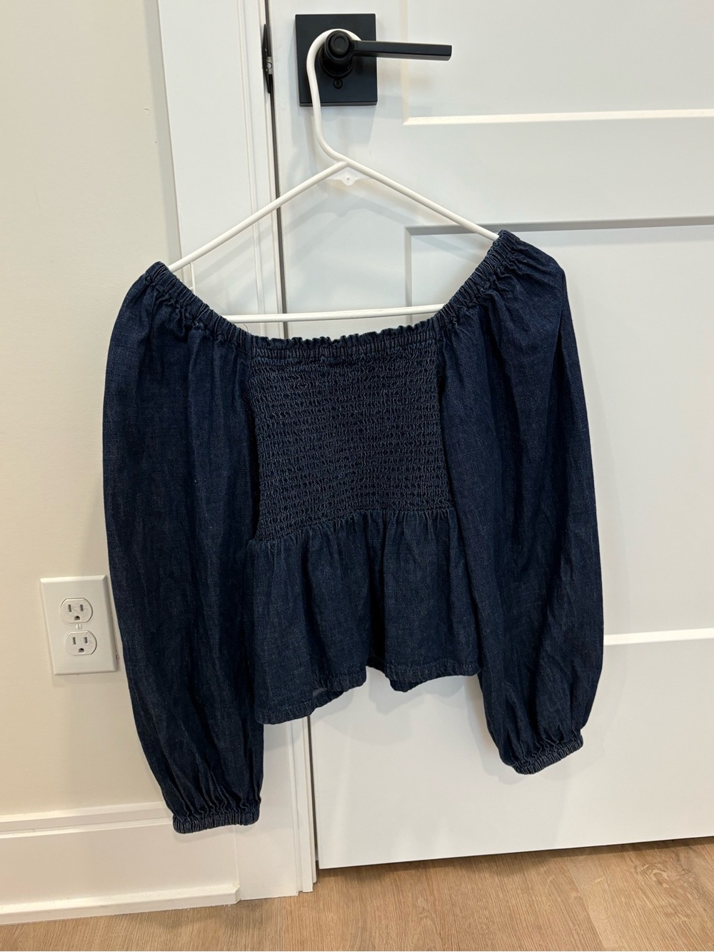 J.Crew Puff Sleeve Chambray Smocked Top Size Small - Picture 5 of 7